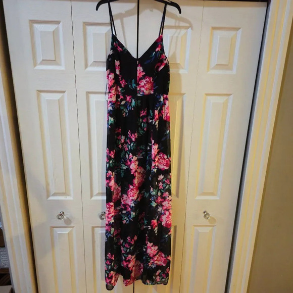Express Women's Black Floral Print Sleeveless Side Slit Maxi Dress Size S/P - Picture 2 of 16